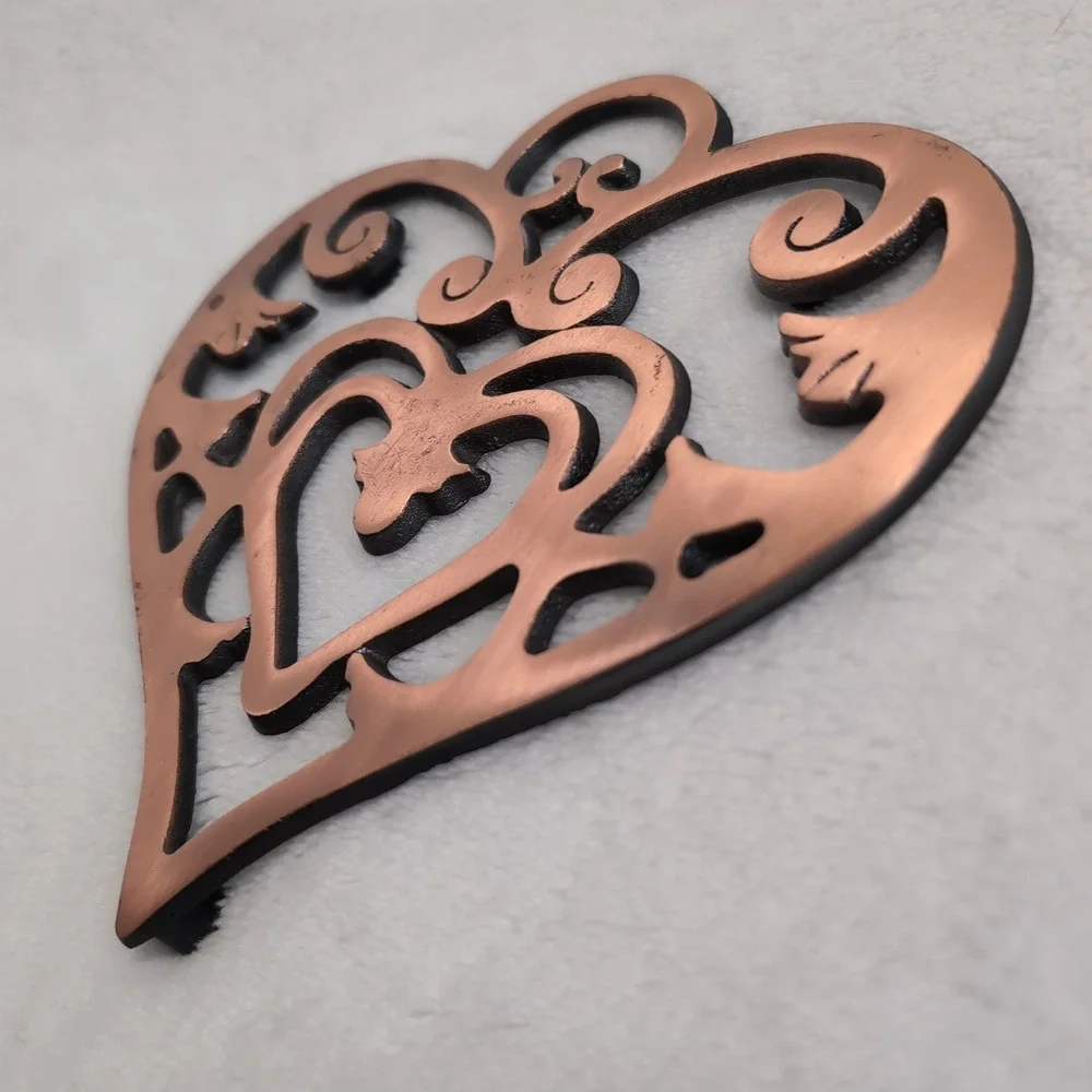 Pampered Chef Trivet Copper Heart Cast Iron Scroll 2006 Round Up from the Heart